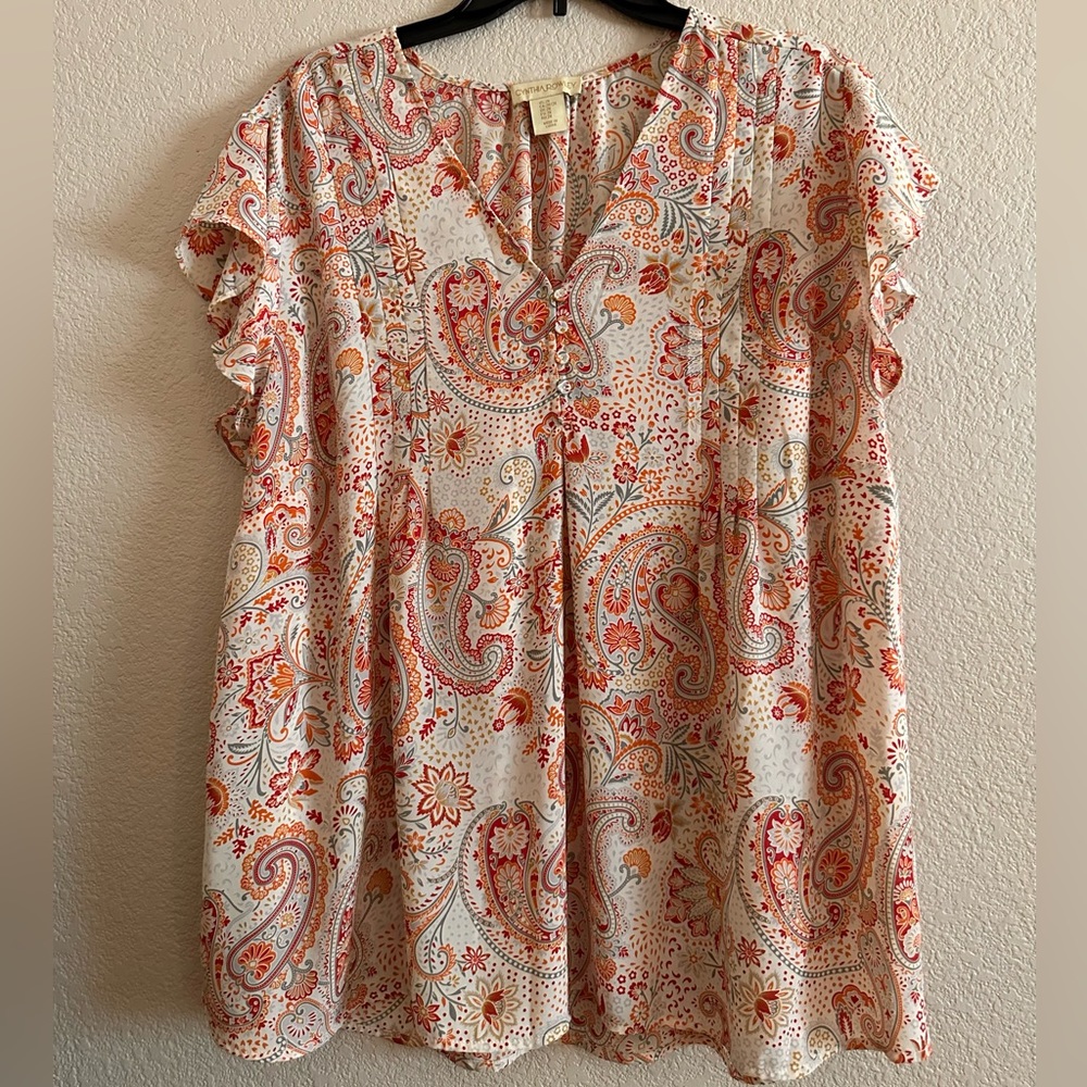 Women's blouse size 2X.